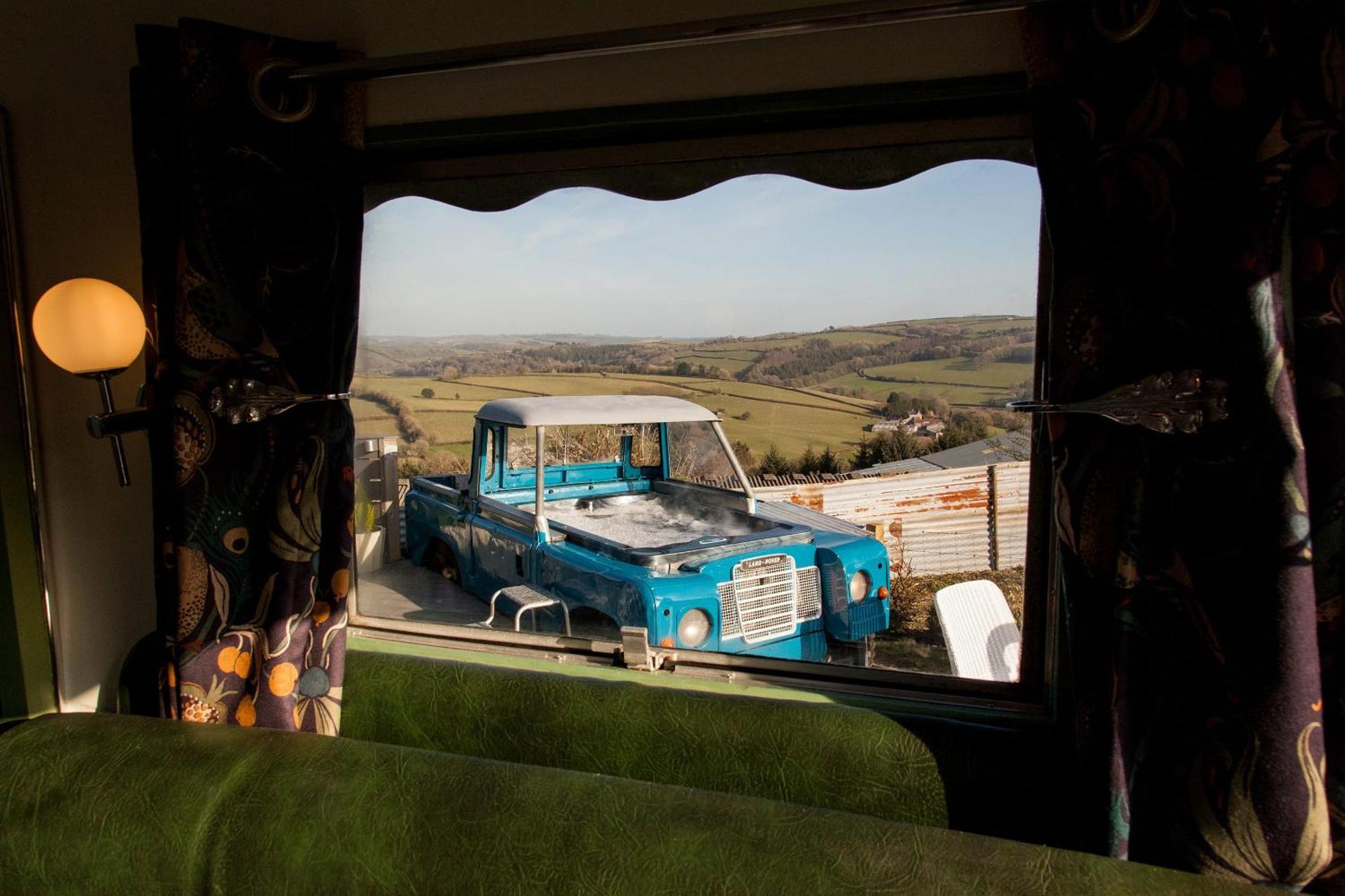 Bluebird Penthouse & Land Rover Hot Tub Villa High Bickington Dış mekan fotoğraf